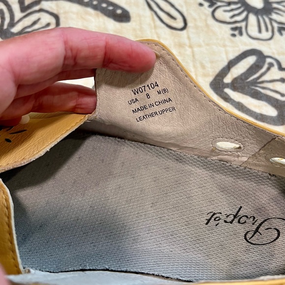 Propet Leather Slip-ons. Size 8. Yellow - Picture 4 of 5